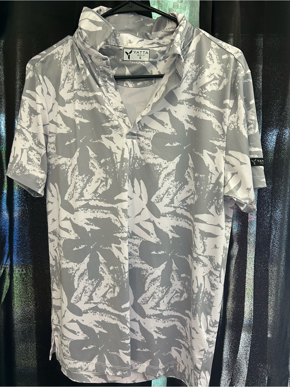 Yatta Golf Men’s Light Grey Palm-Print Polo